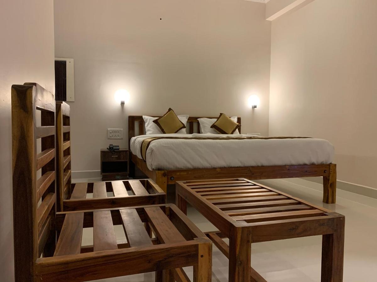Hotel Rani And Rani Residency Puduccseri Kültér fotó