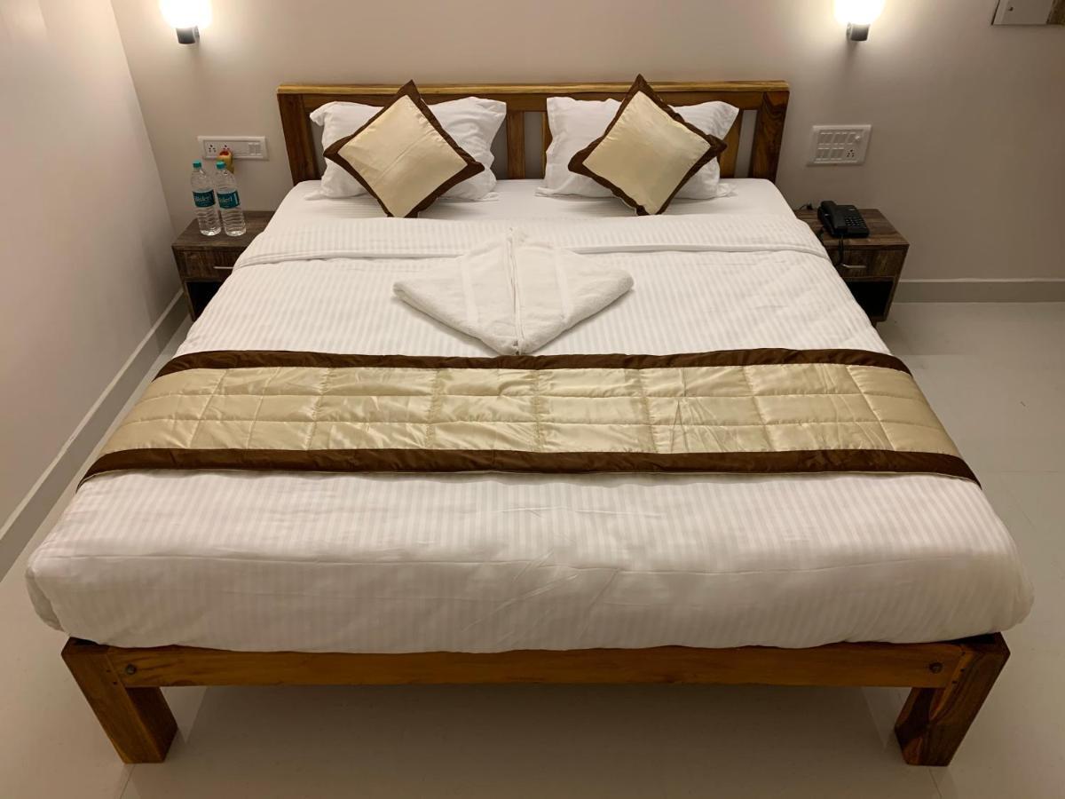 Hotel Rani And Rani Residency Puduccseri Kültér fotó