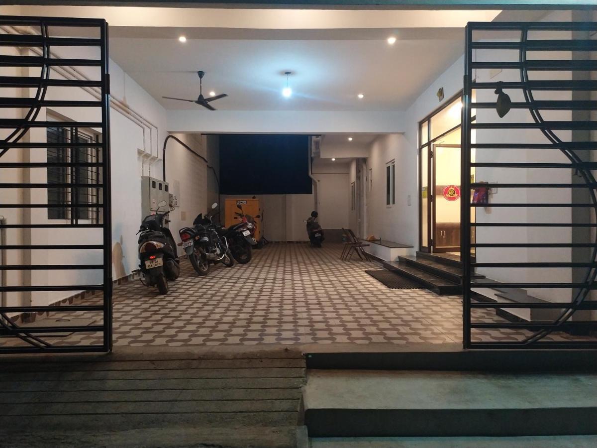 Hotel Rani And Rani Residency Puduccseri Kültér fotó