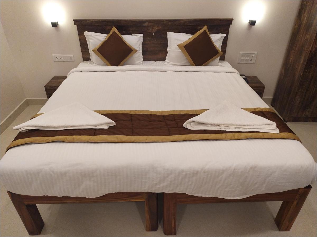 Hotel Rani And Rani Residency Puduccseri Kültér fotó