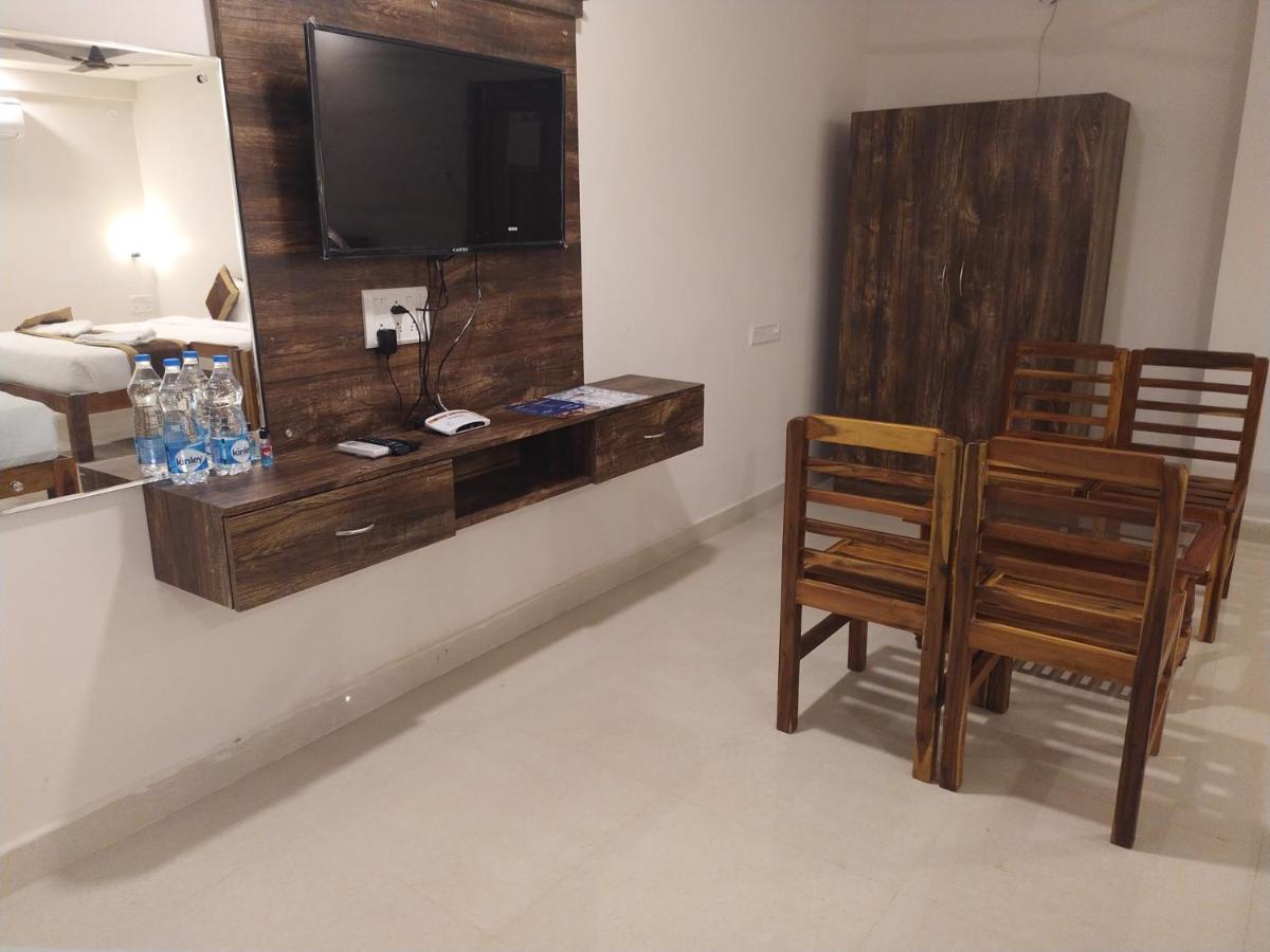 Hotel Rani And Rani Residency Puduccseri Kültér fotó