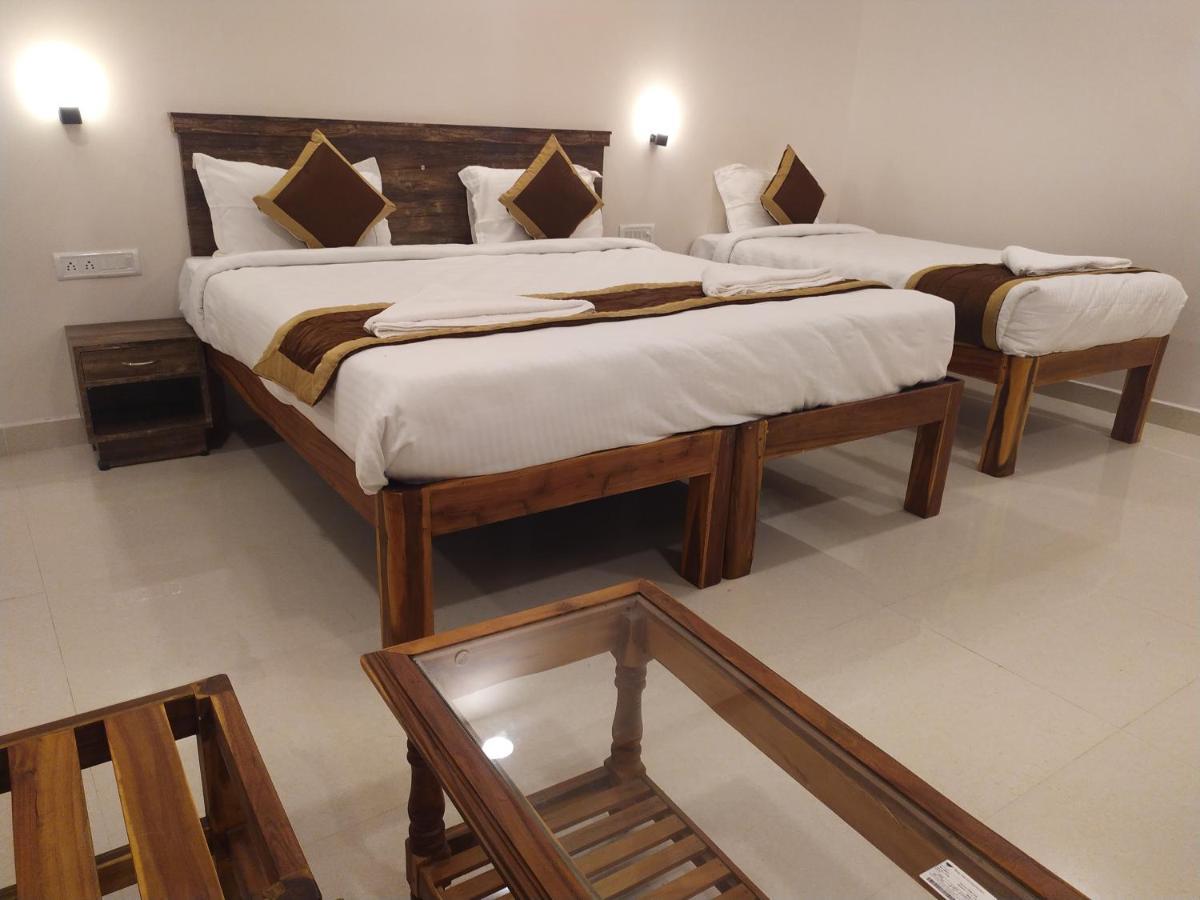Hotel Rani And Rani Residency Puduccseri Kültér fotó