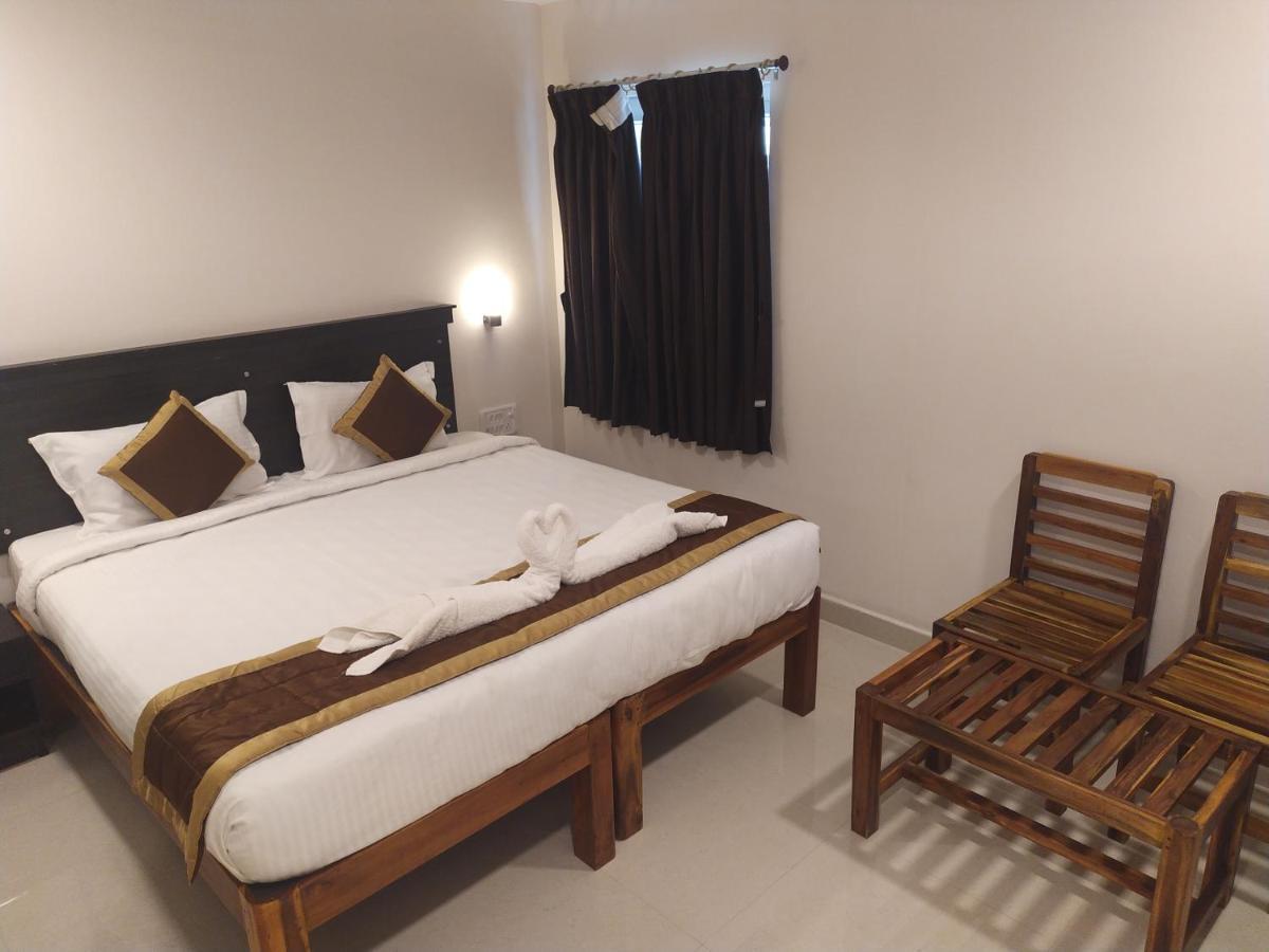 Hotel Rani And Rani Residency Puduccseri Kültér fotó
