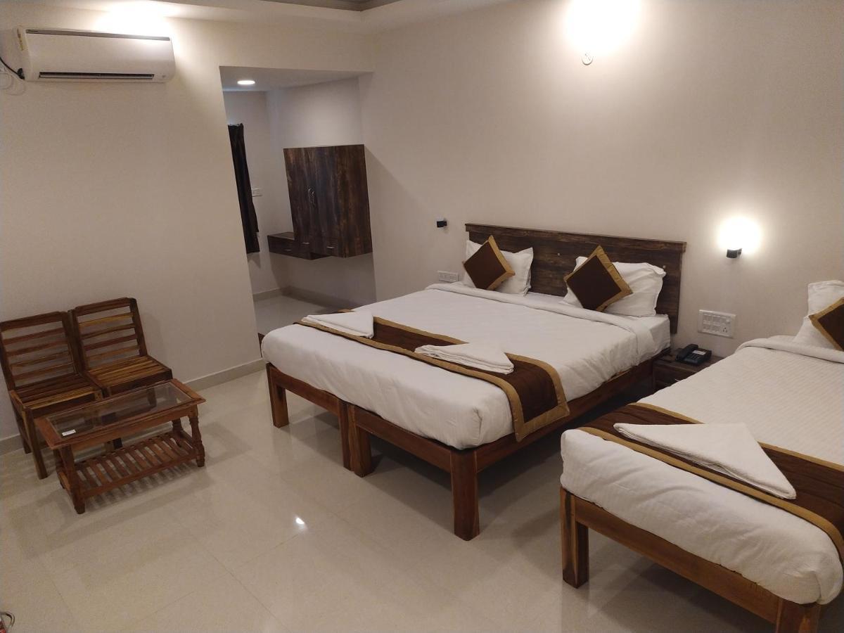 Hotel Rani And Rani Residency Puduccseri Kültér fotó