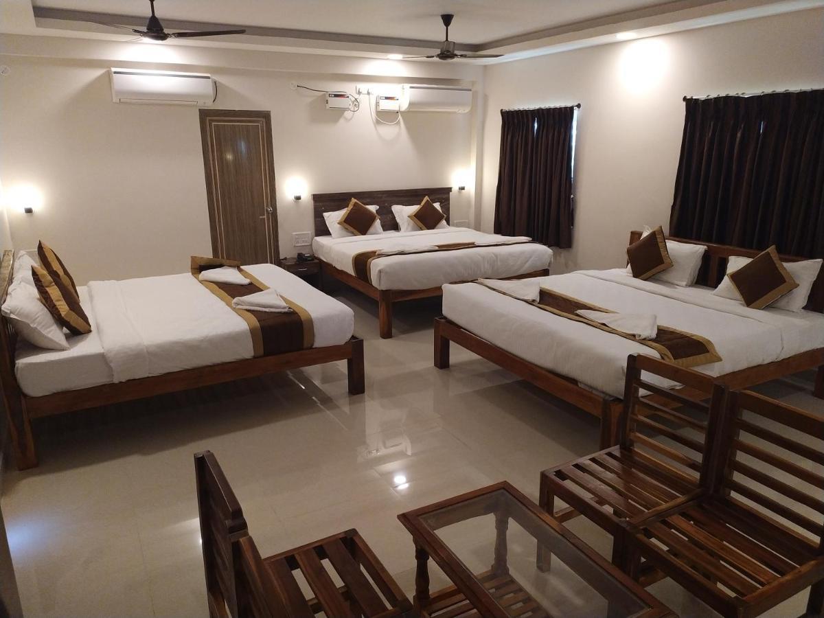 Hotel Rani And Rani Residency Puduccseri Kültér fotó