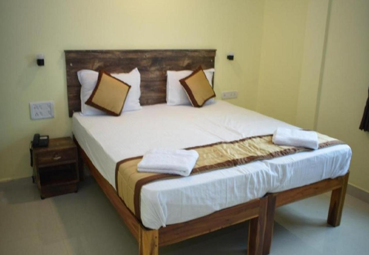 Hotel Rani And Rani Residency Puduccseri Kültér fotó
